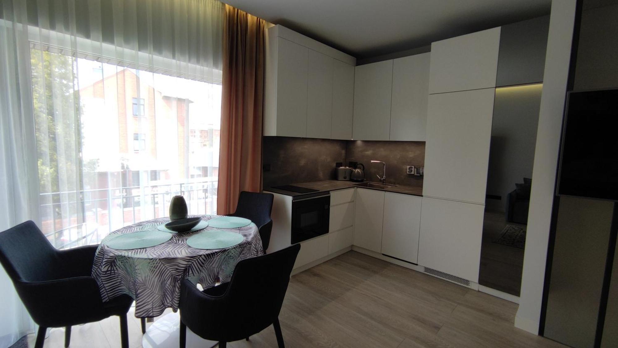 New J&R Apartment Near Girstutis, Free Private Parking & Self Check-In Kaunas Buitenkant foto