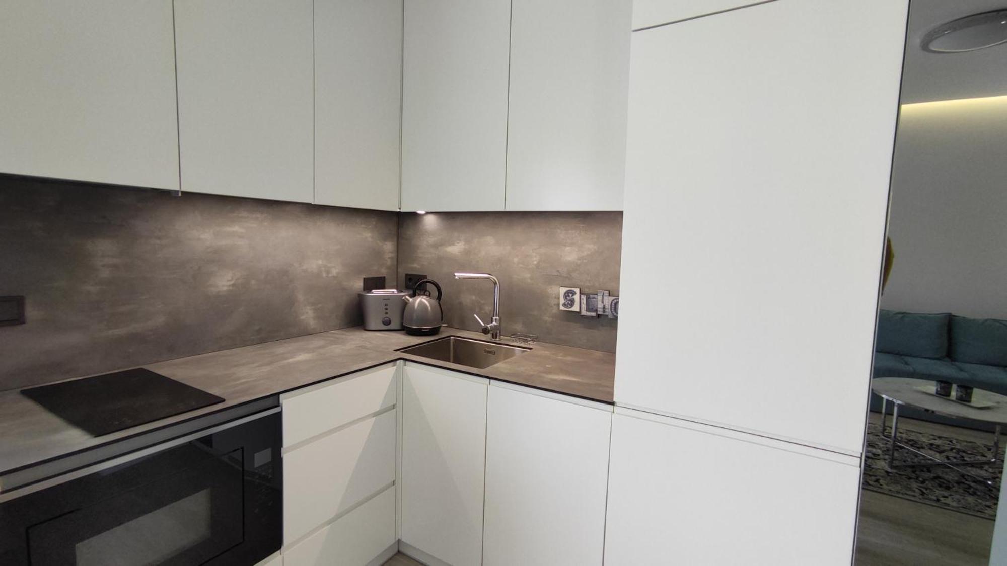 New J&R Apartment Near Girstutis, Free Private Parking & Self Check-In Kaunas Buitenkant foto