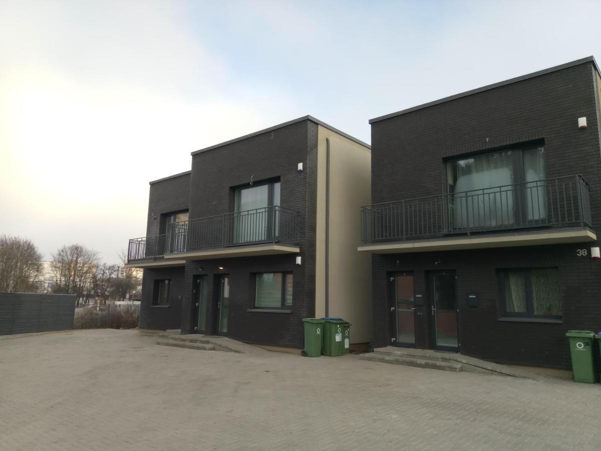 New J&R Apartment Near Girstutis, Free Private Parking & Self Check-In Kaunas Buitenkant foto